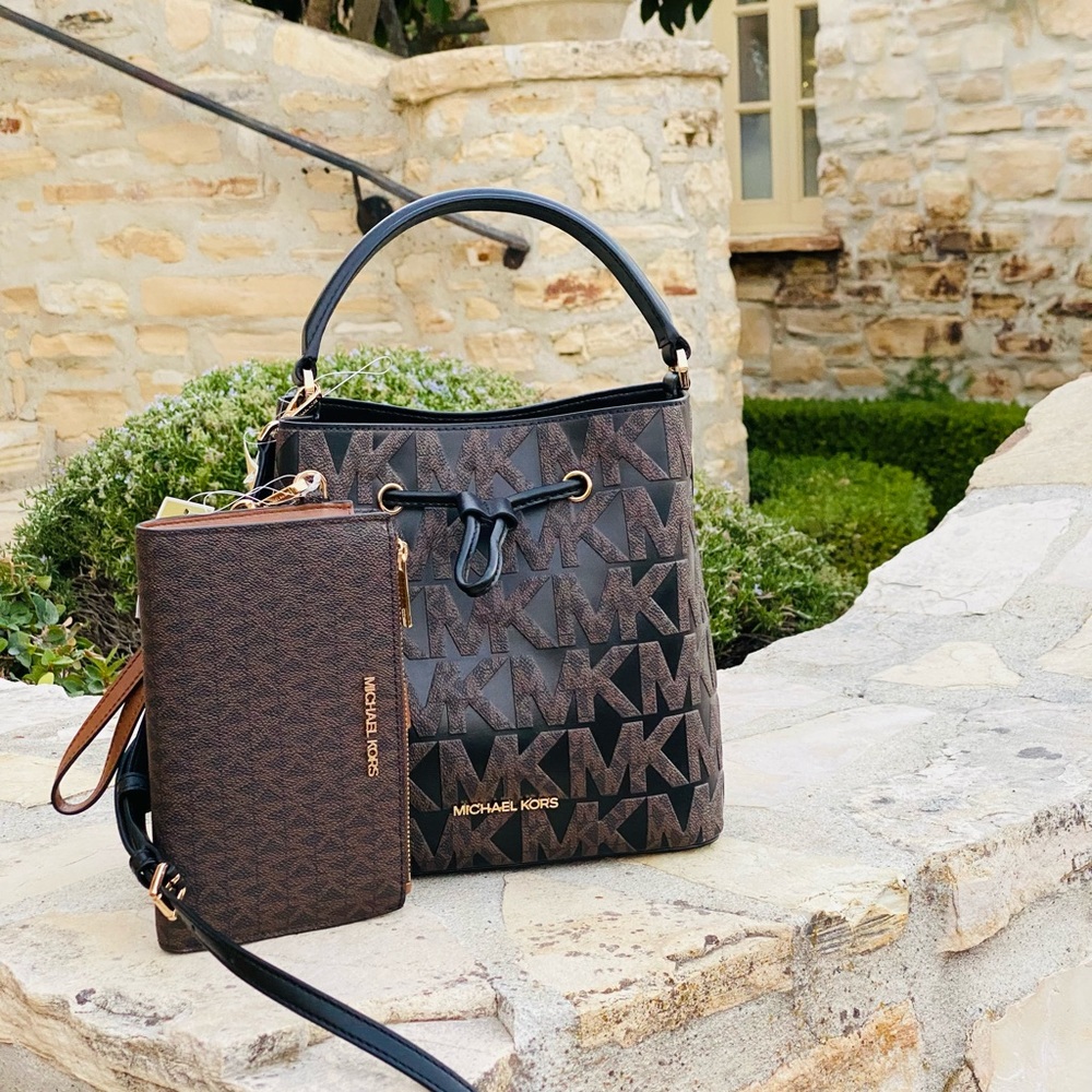 Michael Kors Suri MD messenger bucket bag&wallet - Picture 1 of 12